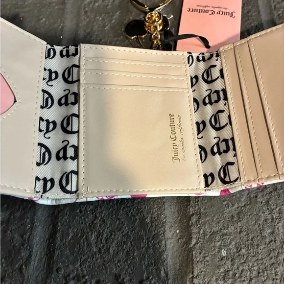 Juicy Couture White Wallet with Pink Cherry Print and Gold Heart Charm - Picture 5 of 6